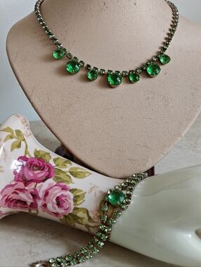 Vintage Peridot Green Glass Necklace And Bracelet Jewelry Set
